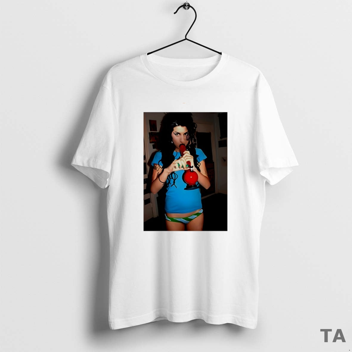 Top Amy Winehouse Smoking Bong Circle T Shirt Sweater