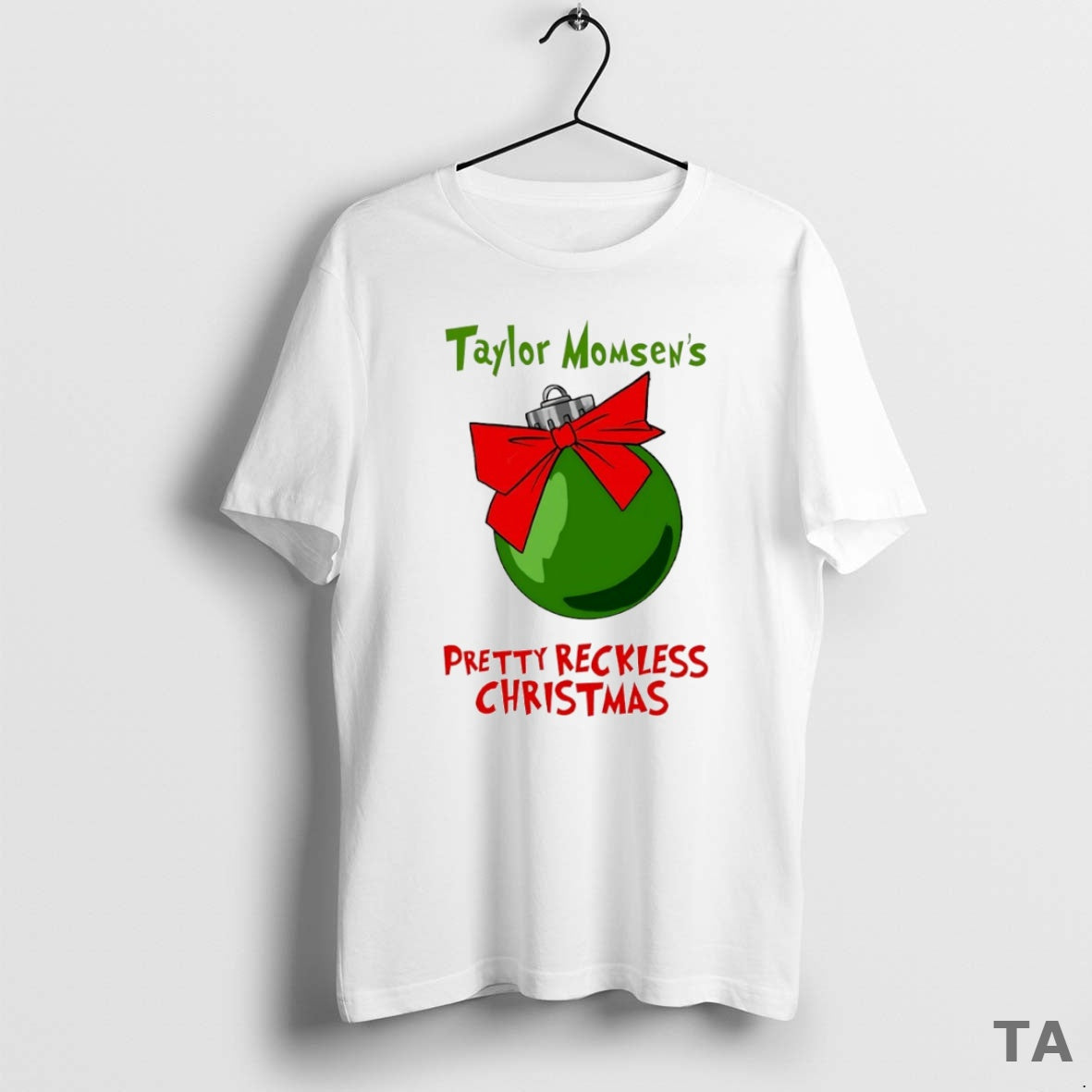 Top Taylor Momsens Pretty Reckless Christmas Circle T Shirt Sweater