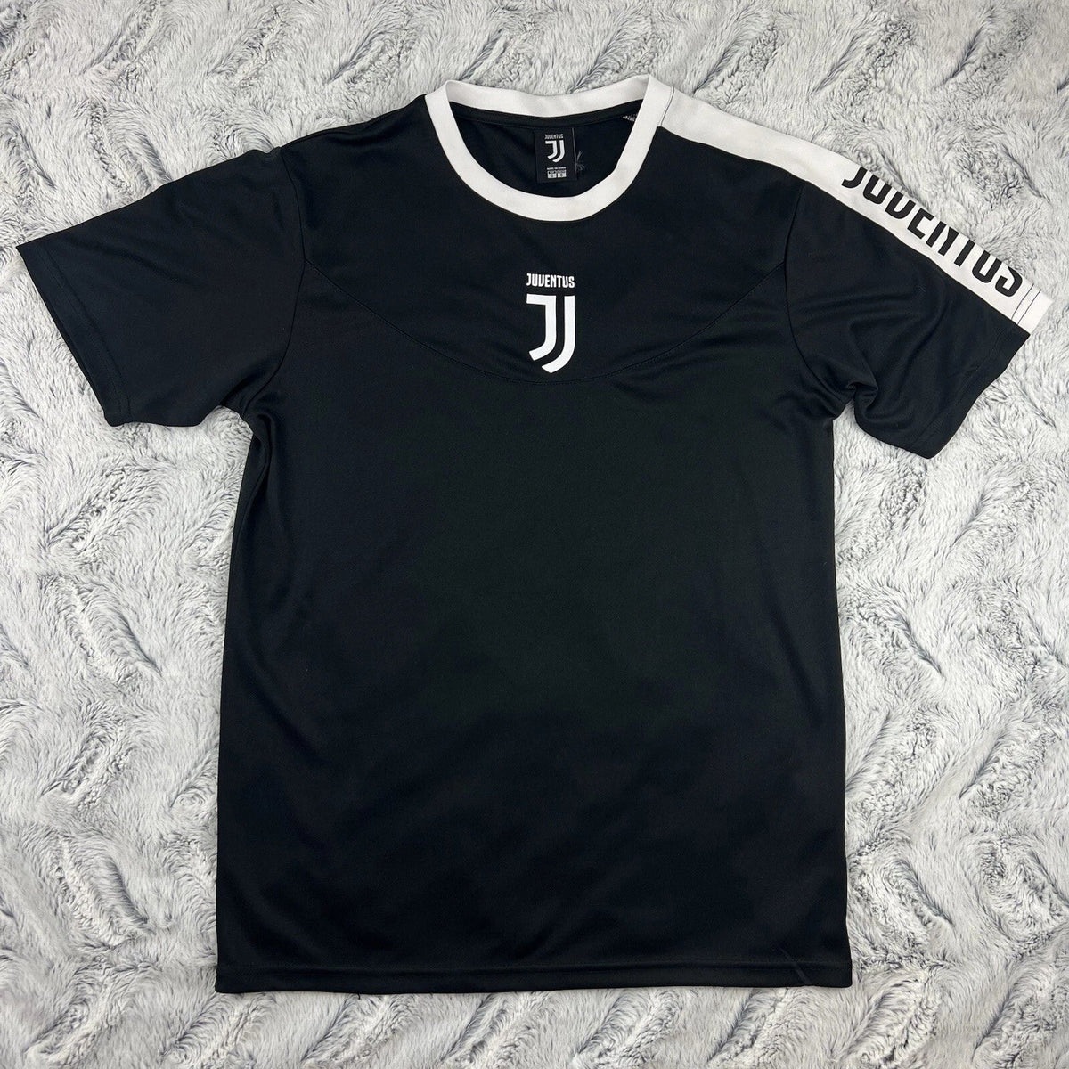 Soccer Football Soccer Official Fan Pack JUVENTUS Black Size Men’s Small Unisex , , , Long Sleeve Tee